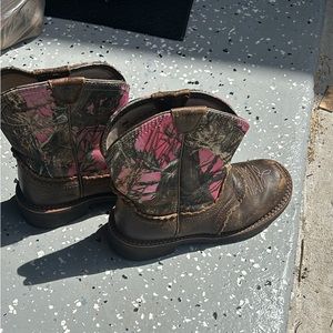 Ariat pink camo boots 6.5